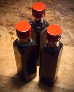 O shoyu Komoshomu será lançado em breve! Um shoyu orgânico e artesanal, com 1 ano de fermentação ❤️

#shoyu
#shoyuorganico 
#shoyuartesanal